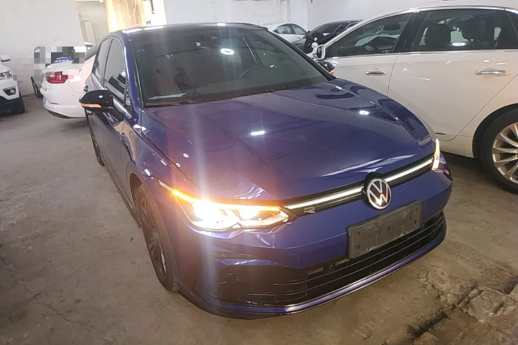 Volkswagen Golf 2020 car image #4