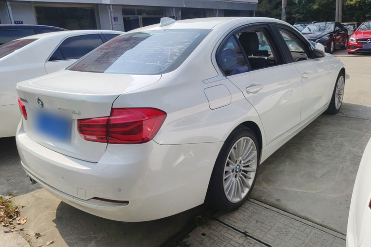 BMW 3 Series 2018 #7 BMW 3 Series 2018 car image #7