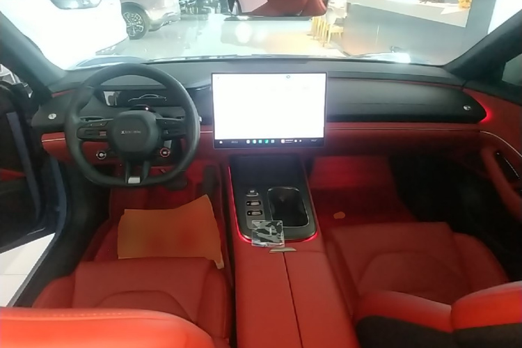 MI SU7 2024 immagine di auto #10