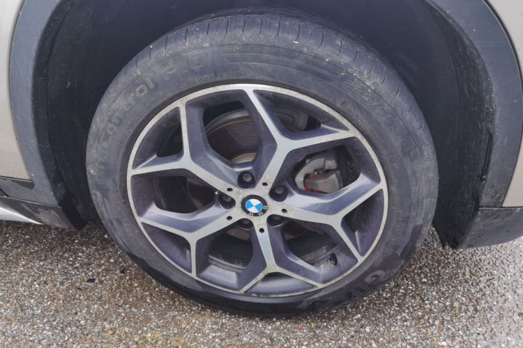 BMW X1 2019 car image #9