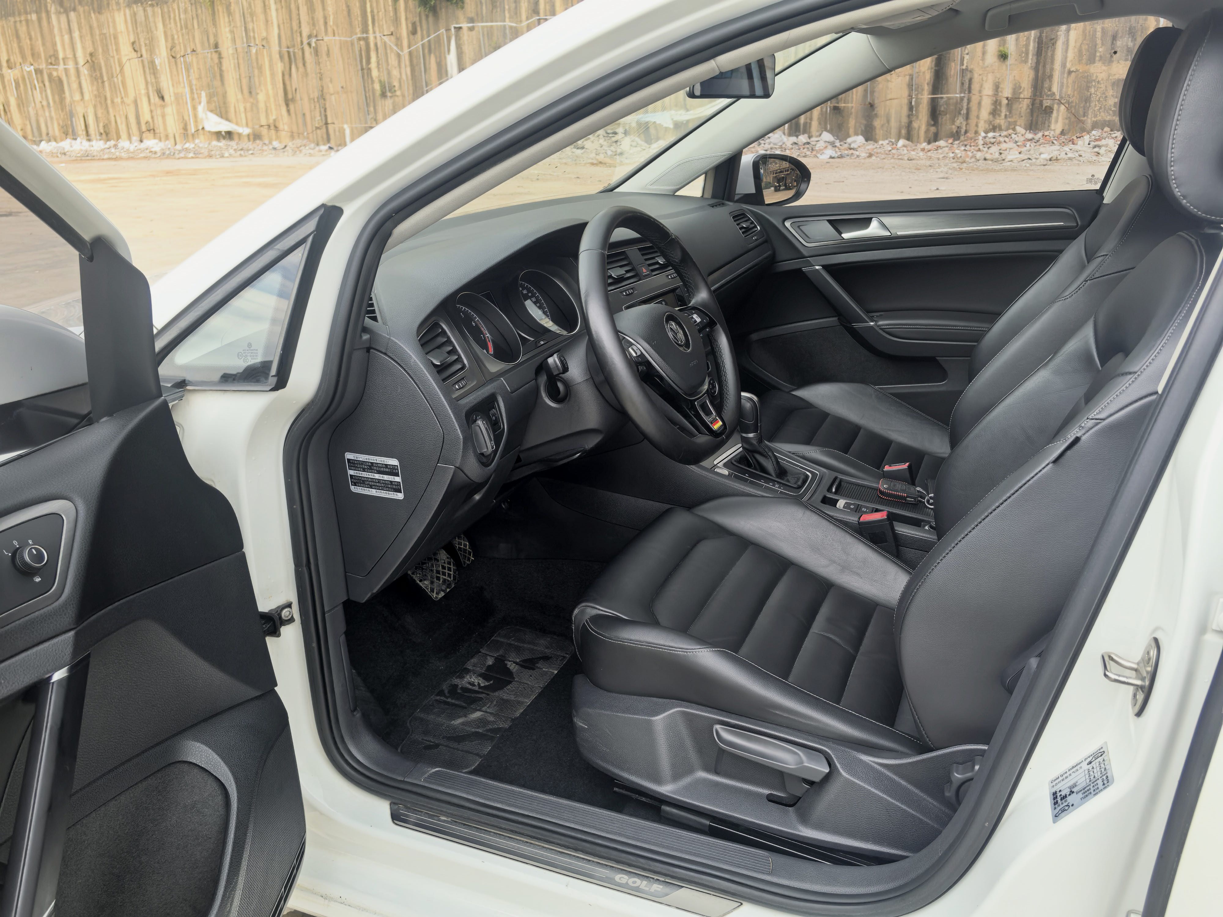 Volkswagen Golf 2015 car image #7