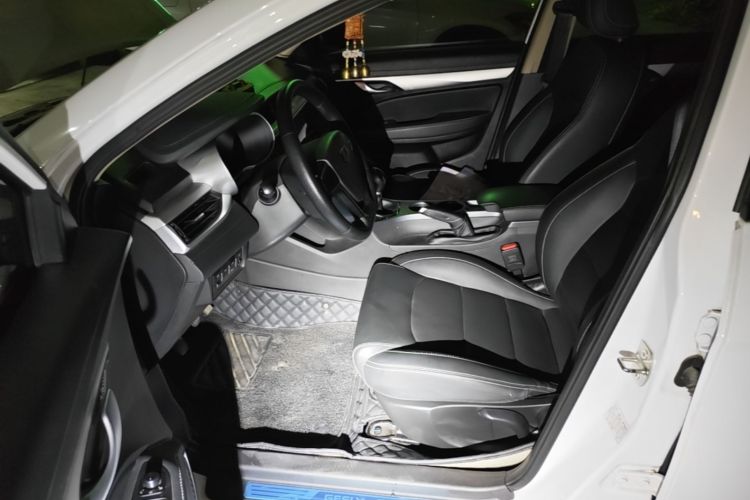 GEELY Emgrand 2018 car image #15
