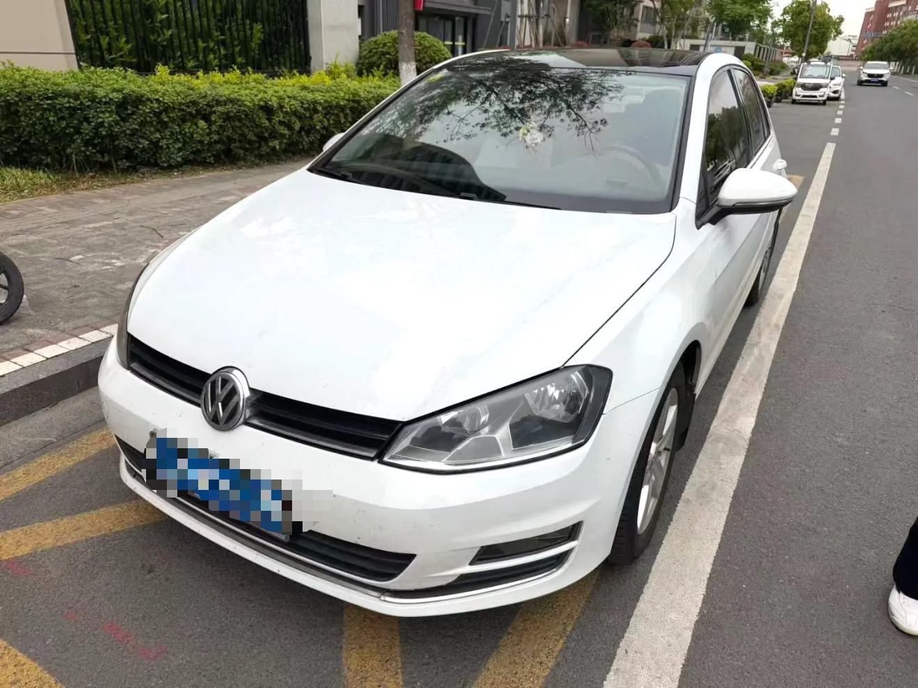 Volkswagen Golf 2014 Volkswagen Golf 2014 car image