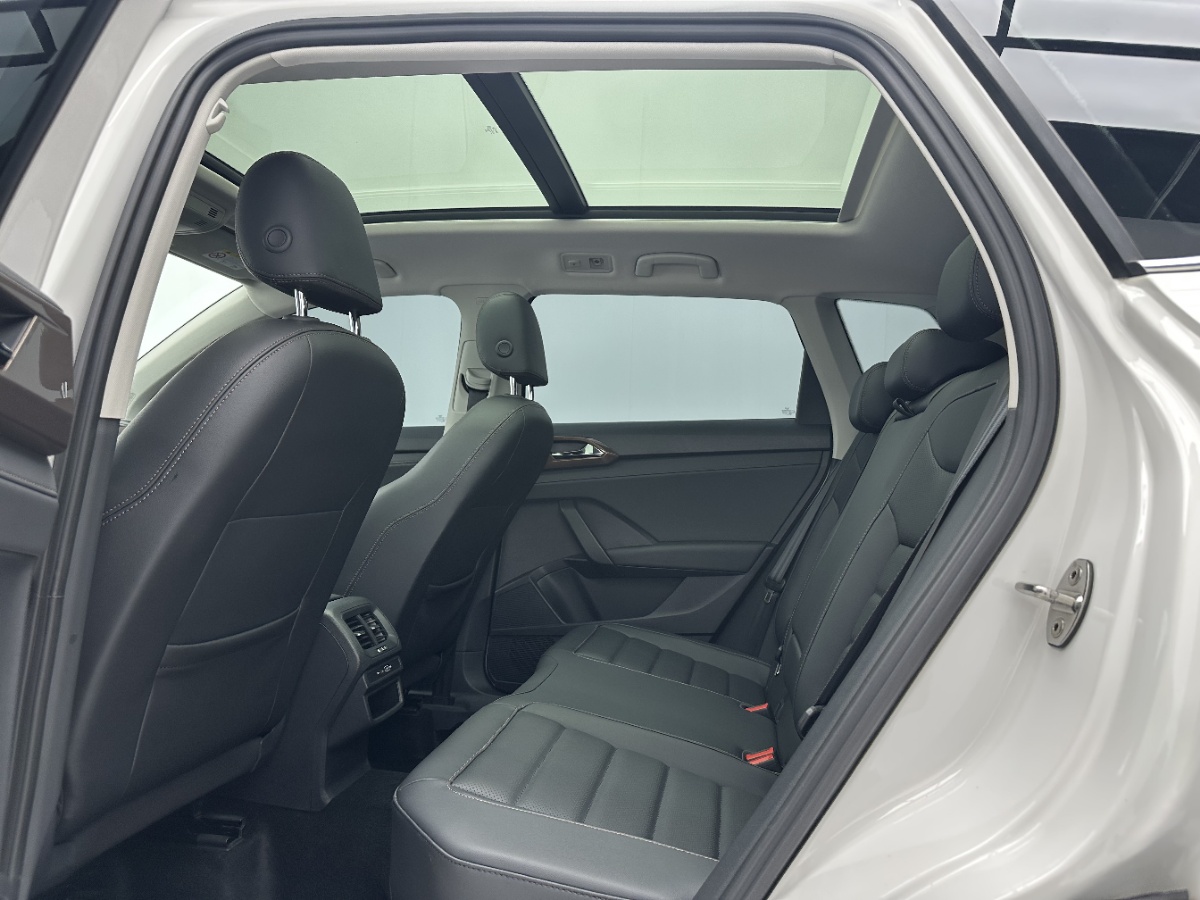 Volkswagen Tharu 2022 car image #6
