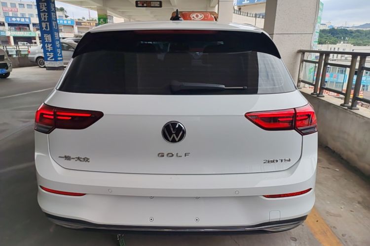 Volkswagen Golf 2022 car image #6