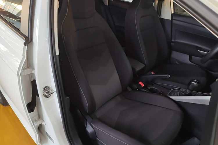 Volkswagen Polo 2021 صورة سيارة #24