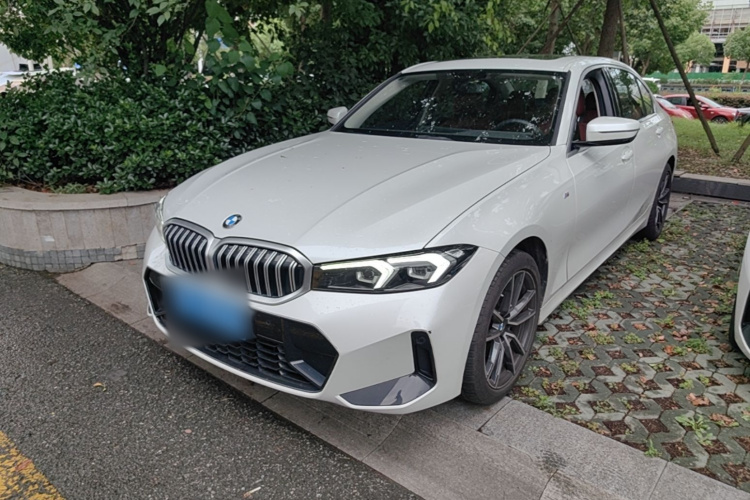 BMW 3 Series 2024 car image #2