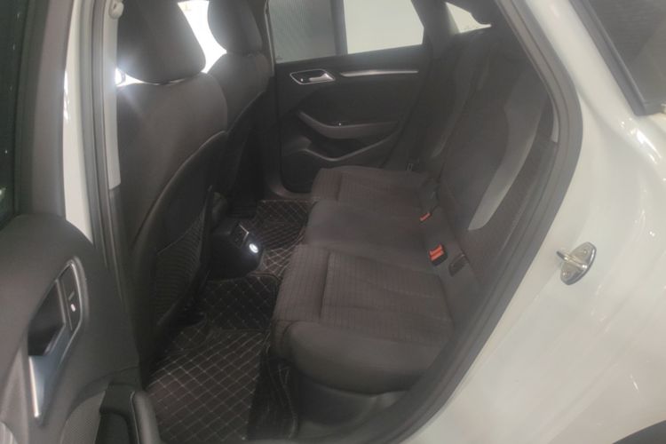 Audi A3 2019 car image #17