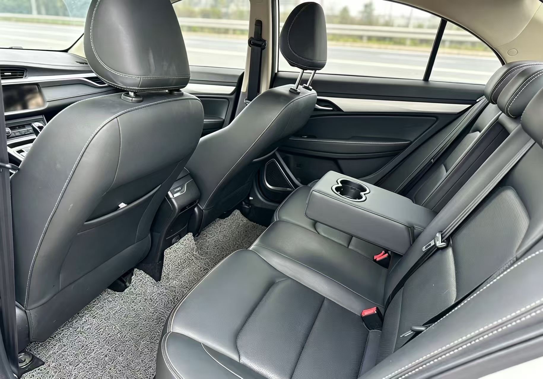 GEELY Emgrand 2018 car image #4