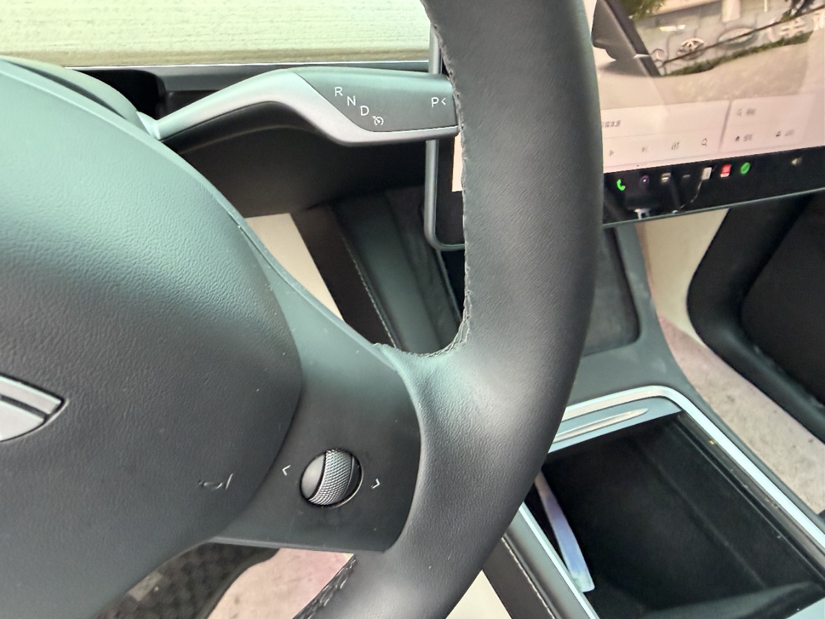 Tesla Model Y 2023 car image #7