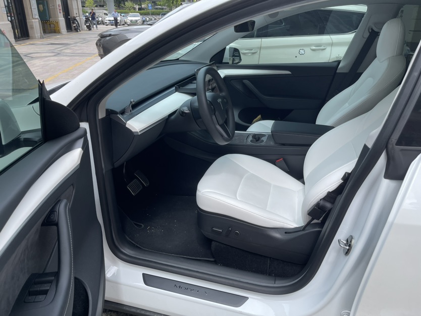Tesla Model Y 2022 #4 Tesla Model Y 2022 car image #4