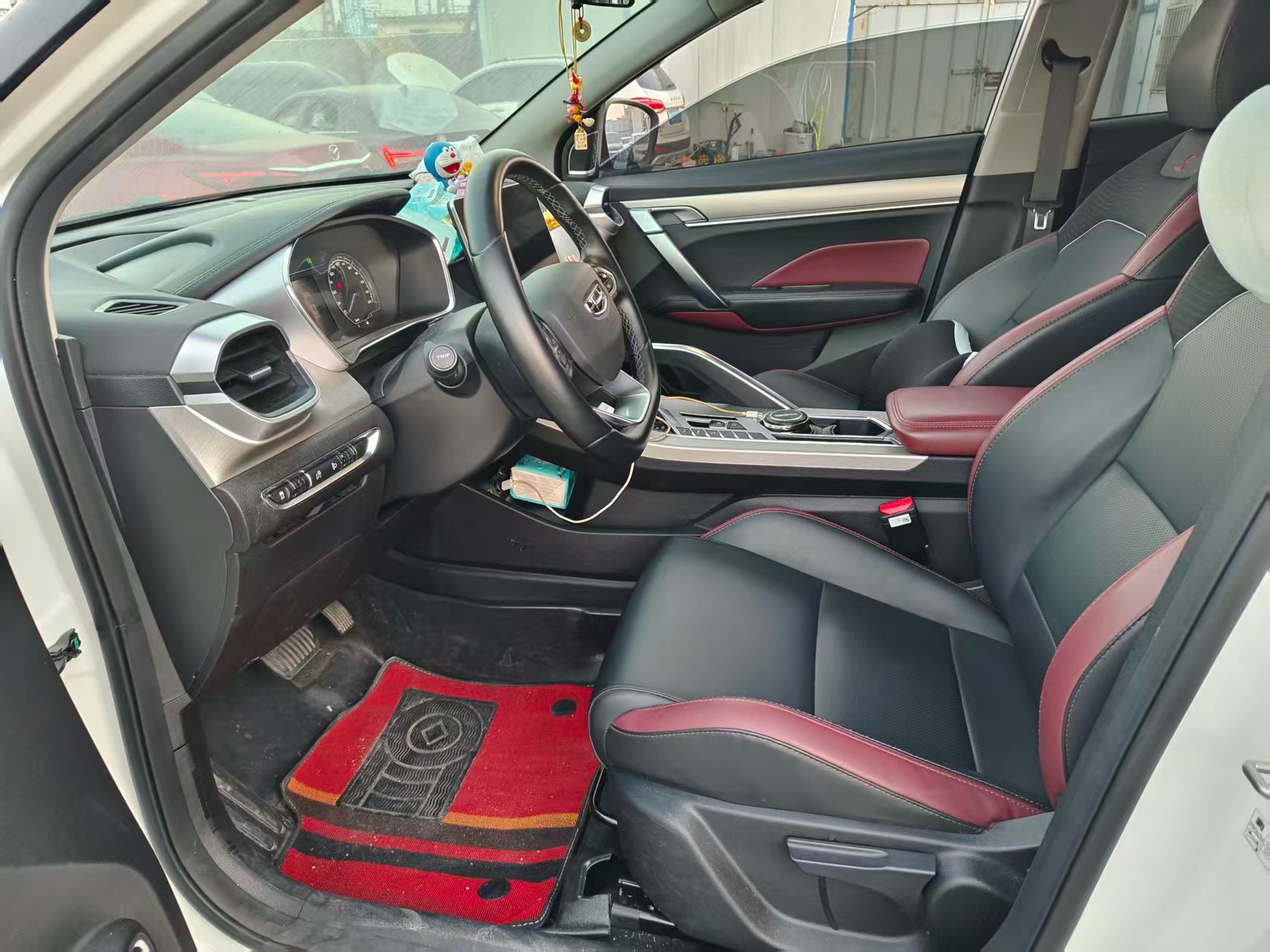 GEELY Coolray 2021 car image #2