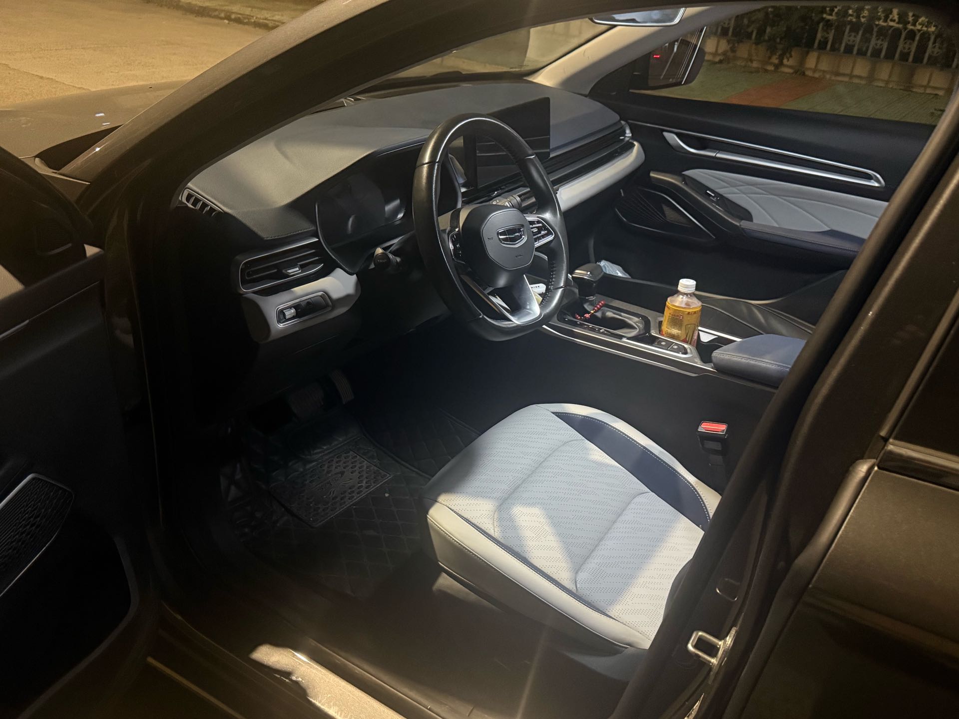 GEELY Emgrand 2023 imagen de coche #6