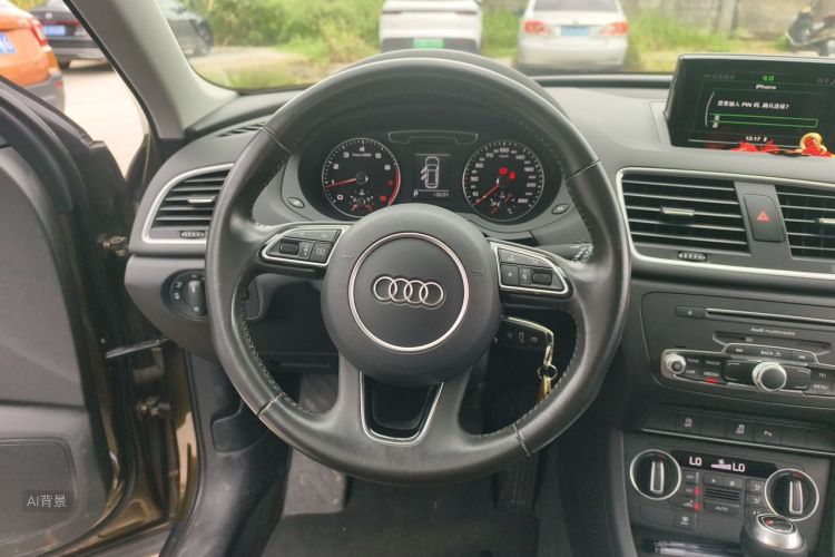 Audi Q3 2018 car image #12