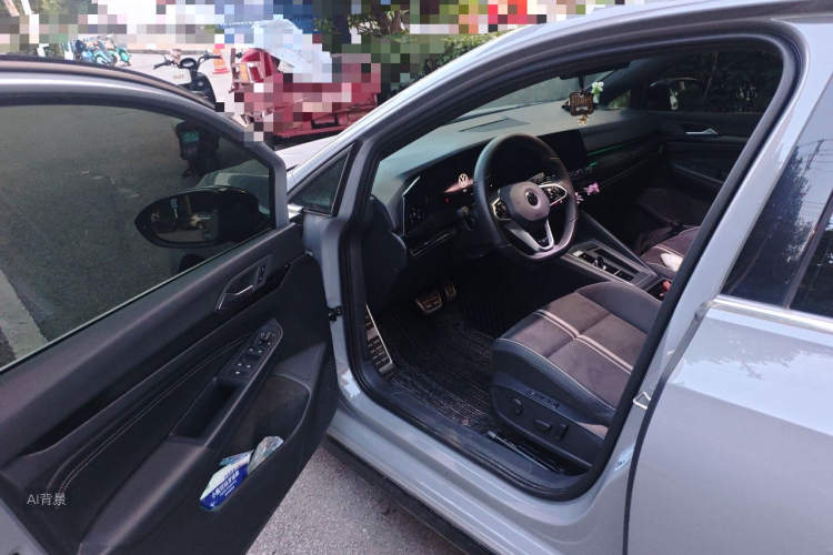 Volkswagen Golf 2023 car image #18