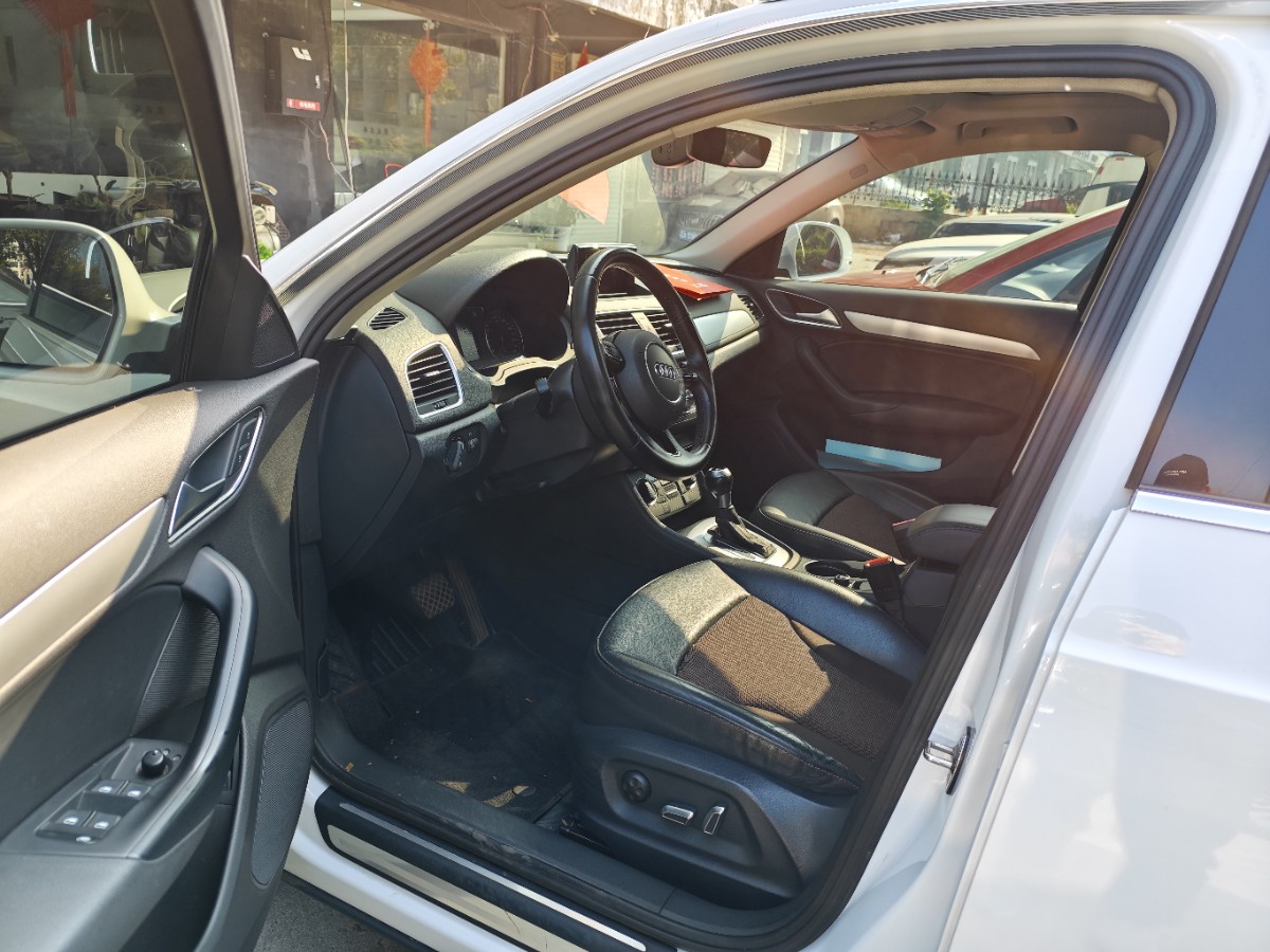 Audi Q3 2017 imagem de carro #7