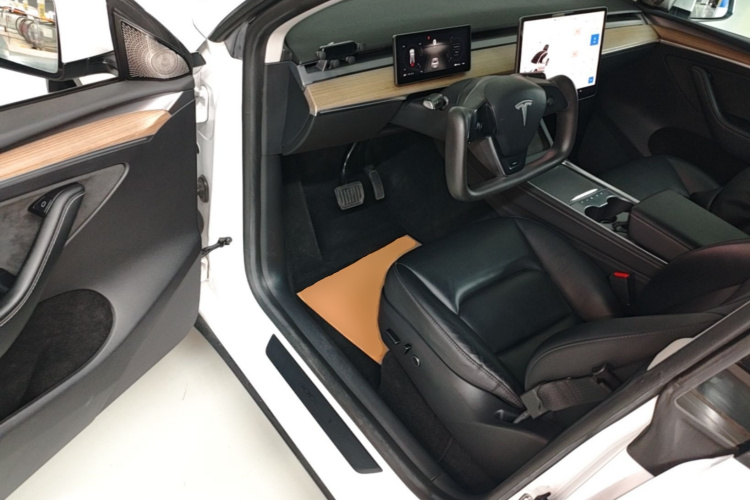 Tesla Model Y 2023 #16 Tesla Model Y 2023 car image #16