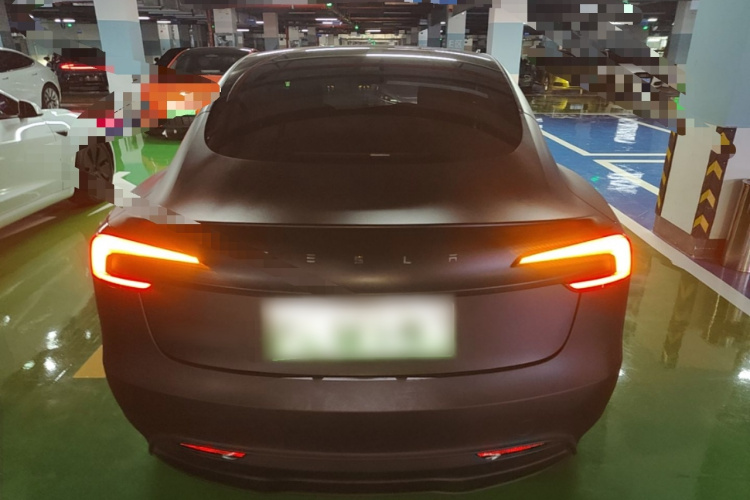 Tesla Model 3 2023 car image #6