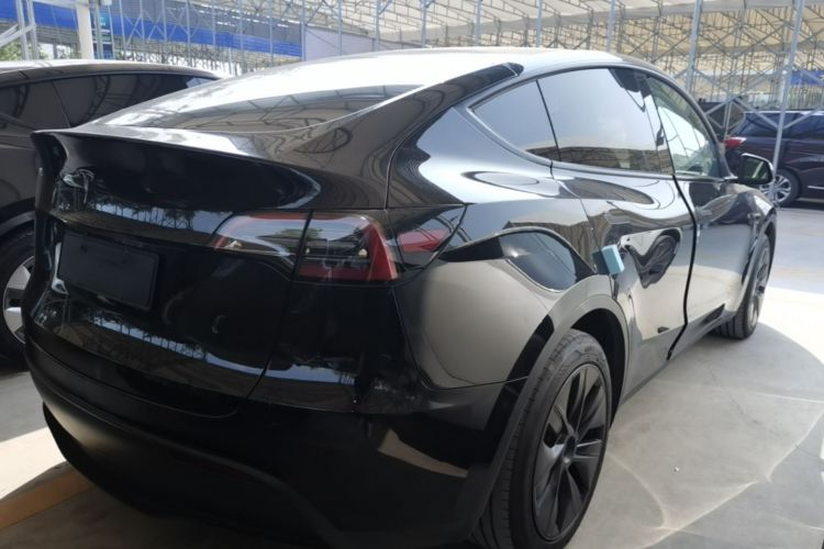 Tesla Model Y 2024 #7 Tesla Model Y 2024 immagine di auto #7