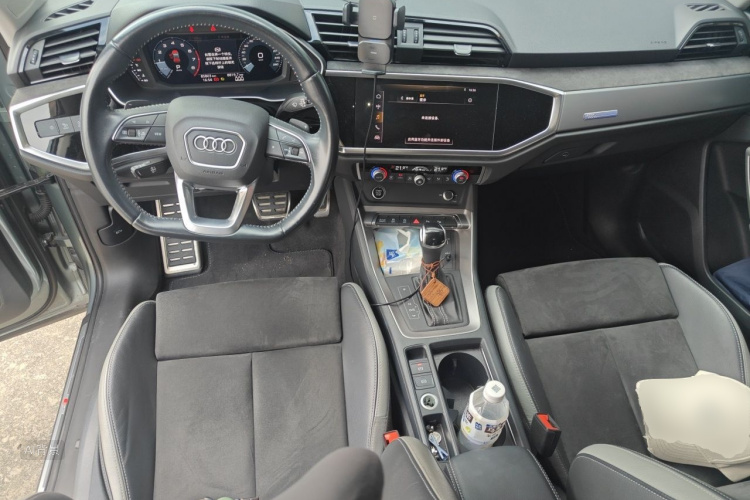 Audi Q3 2021 car image #11