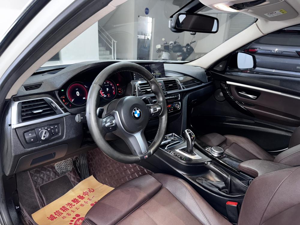 BMW 3 Series 2018 car image #10