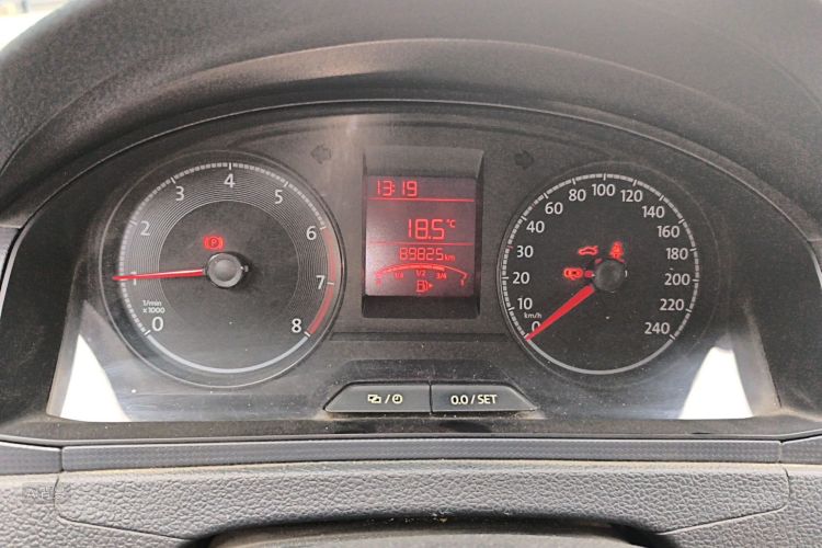 Volkswagen Santana 2021 صورة سيارة #13