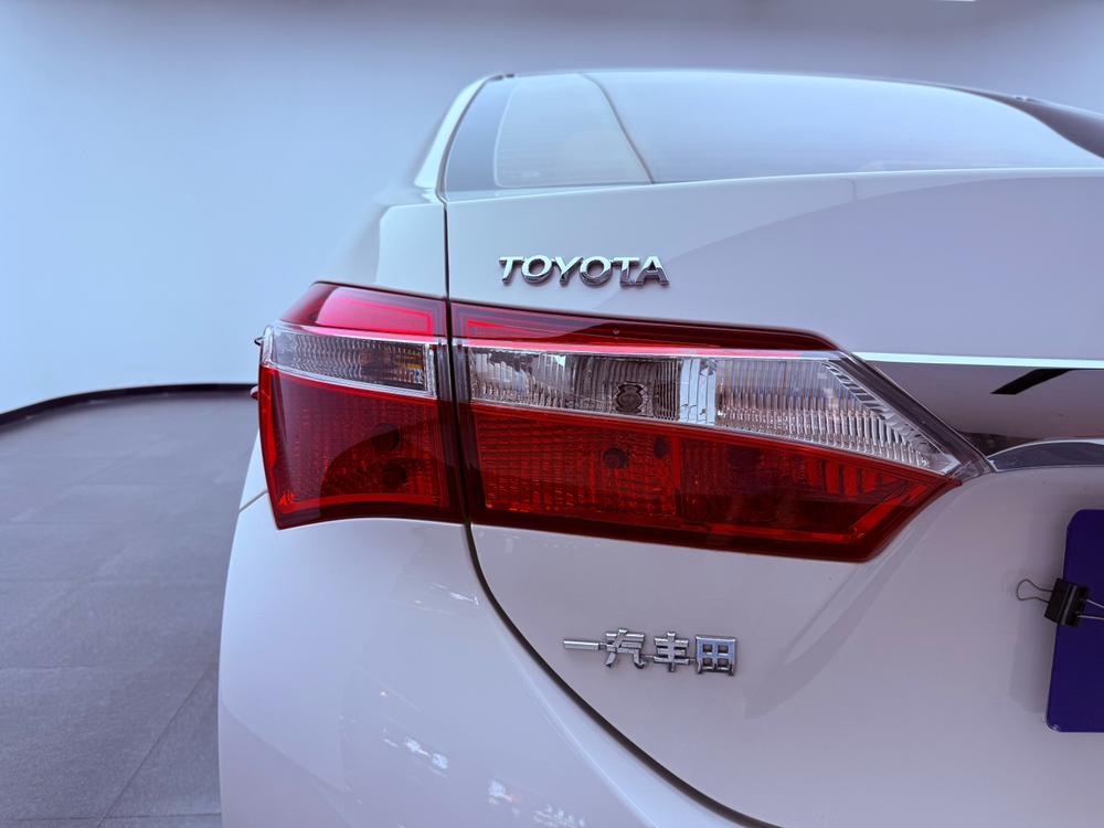 2015 car image #10