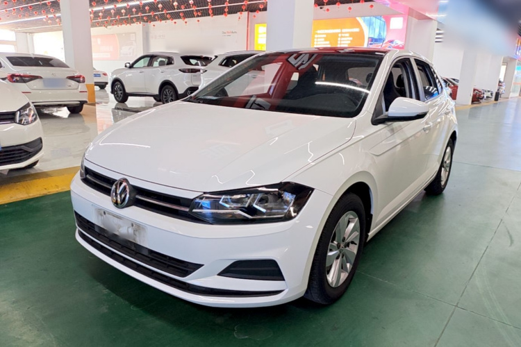 Volkswagen Polo 2020 car image #2