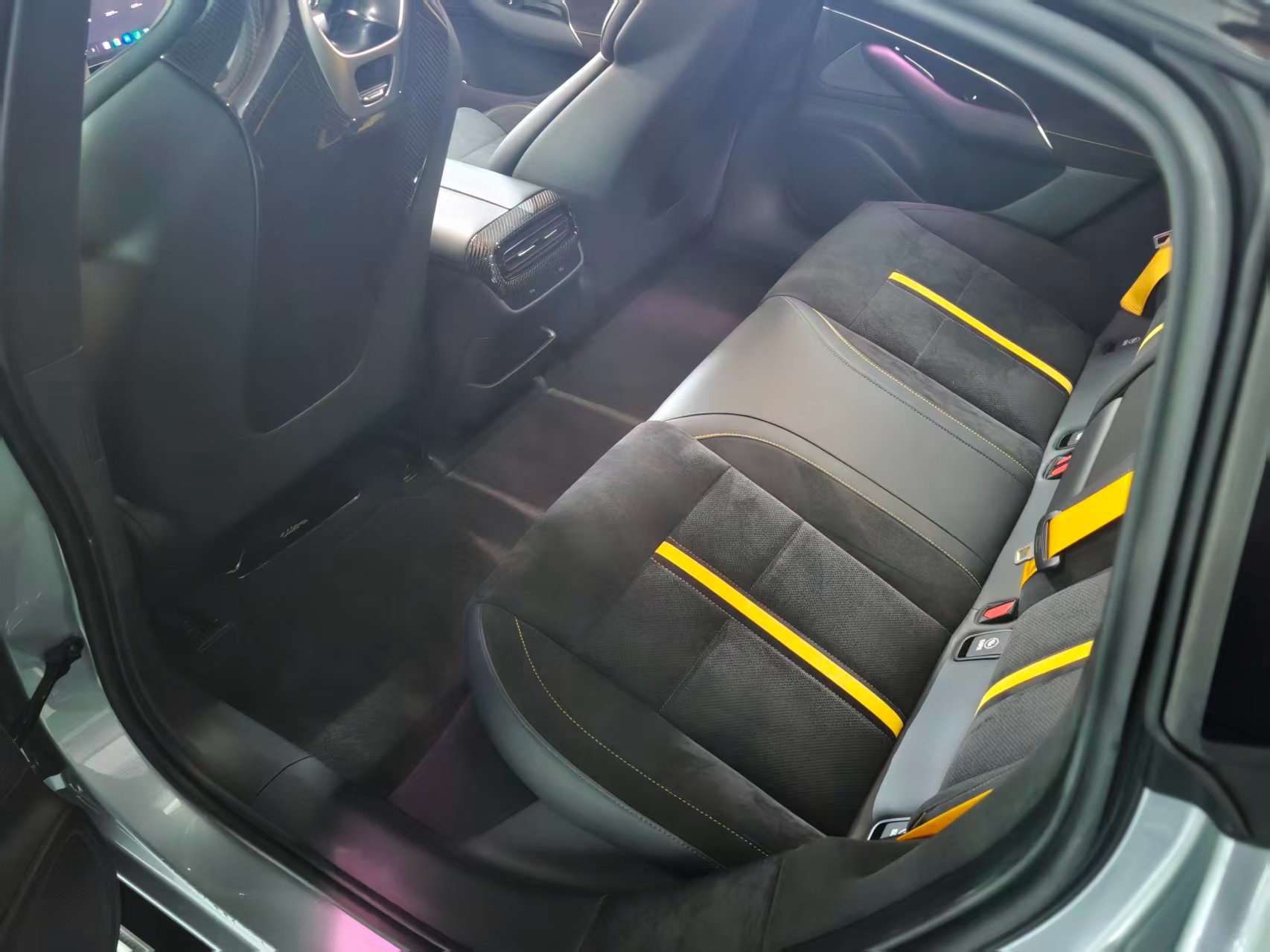 MI SU7 Ultra 2025 car image #5