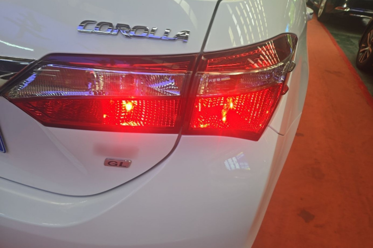Toyota Corolla 2018 immagine di auto #8