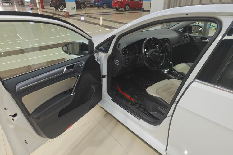 Volkswagen Golf 2017 imagen de coche #11