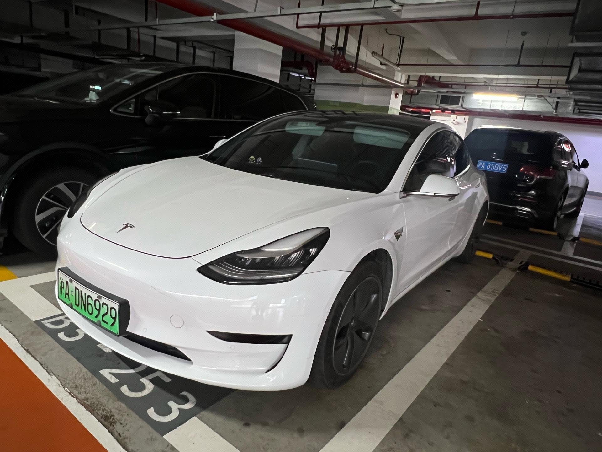 Tesla Model 3 2021 car image 