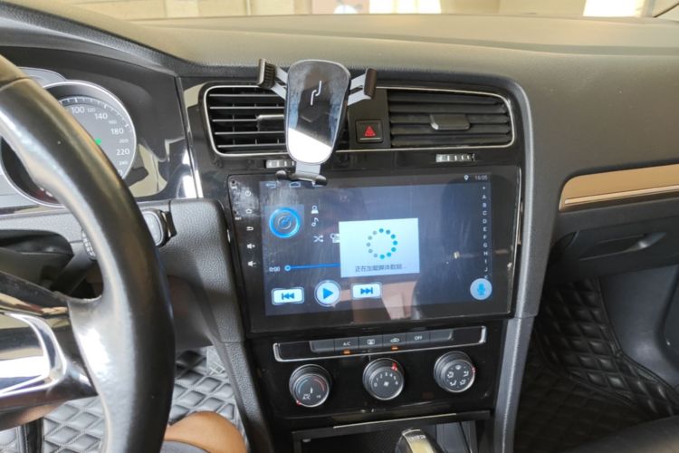 Volkswagen Golf 2016 car image #13