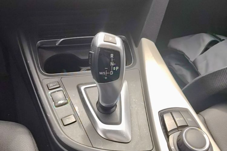 BMW 3 Series 2016 car image #14