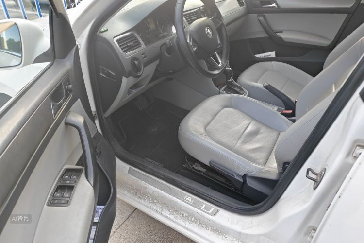 Skoda Rapid 2014 #18 Skoda Rapid 2014 image de voiture #18