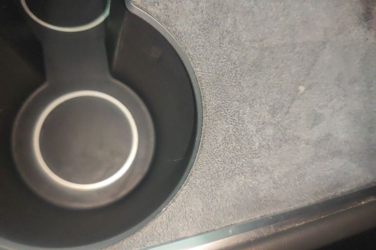Tesla Model Y 2022 car image #13