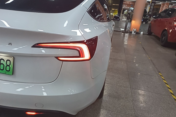 Tesla Model 3 2025 #8 Tesla Model 3 2025 car image #8