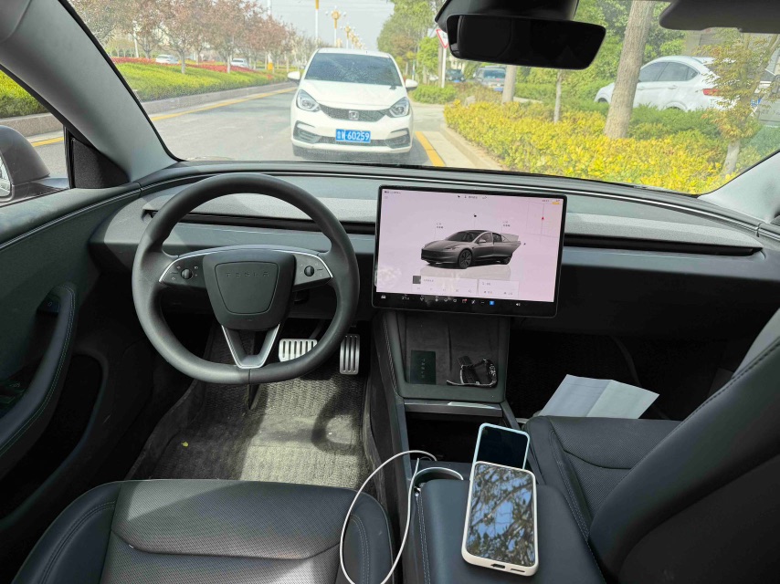 Tesla Model 3 2025 car image #6