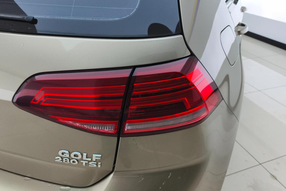 Volkswagen Golf 2020 car image #5