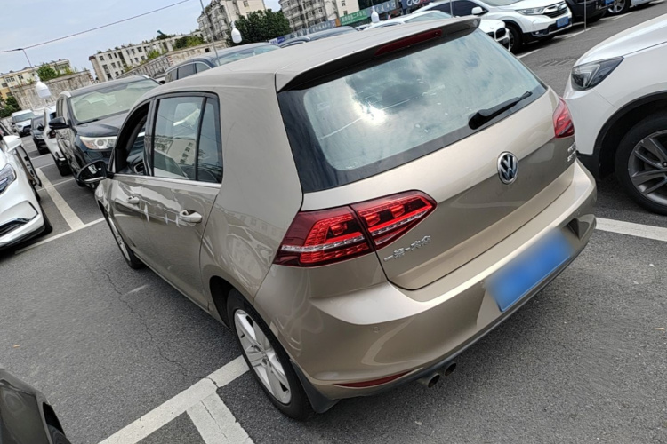 Volkswagen Golf 2017 car image #5