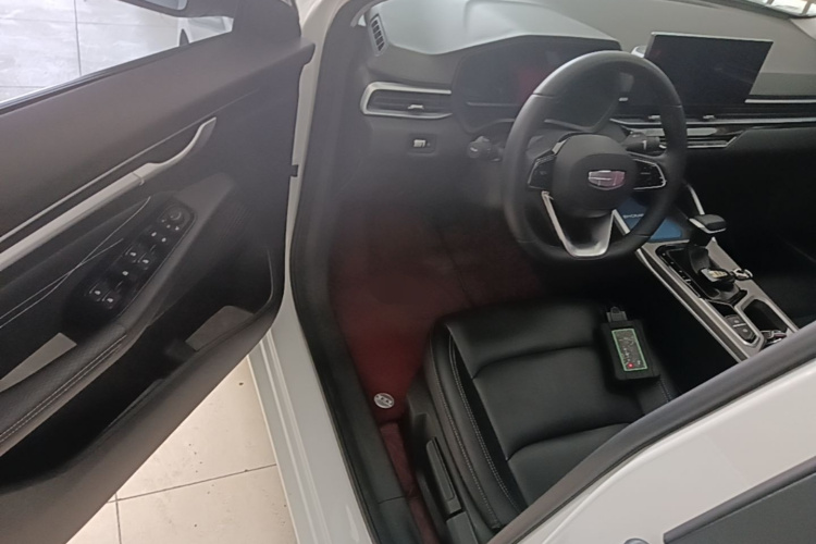 GEELY Emgrand 2024 car image #16