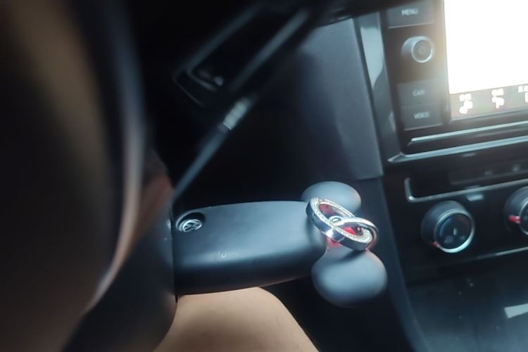 Volkswagen Golf 2019 car image #10