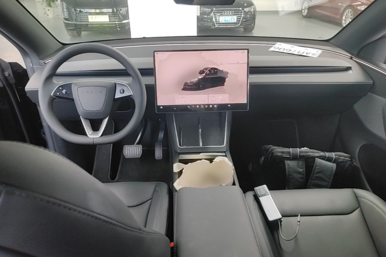 Tesla Model Y 2026 #10 Tesla Model Y 2026 car image #10