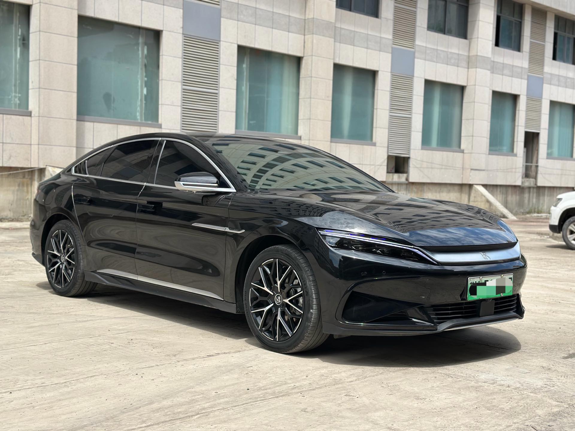 BYD Han 2024 car image #3