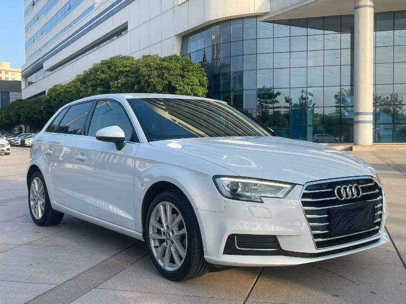 Audi A3 2019 car image #3