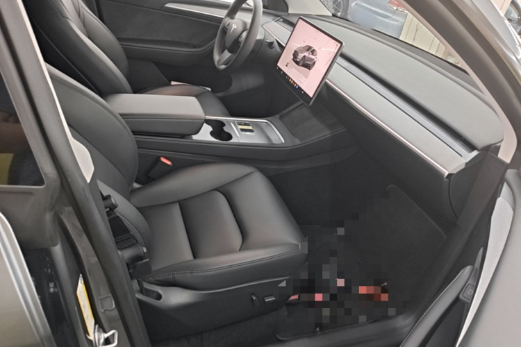 Tesla Model Y 2024 #25 Tesla Model Y 2024 car image #25