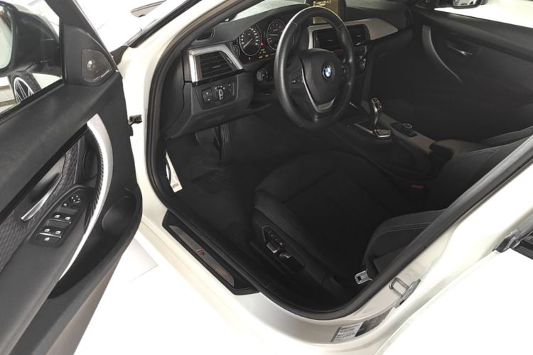 BMW 3 Series 2017 #16 BMW 3 Series 2017 car image #16