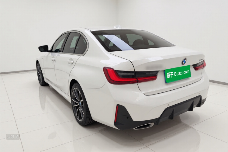 BMW 3 Series 2024 car image #5