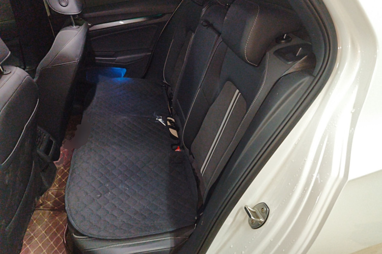 Volkswagen Golf 2022 immagine di auto #17