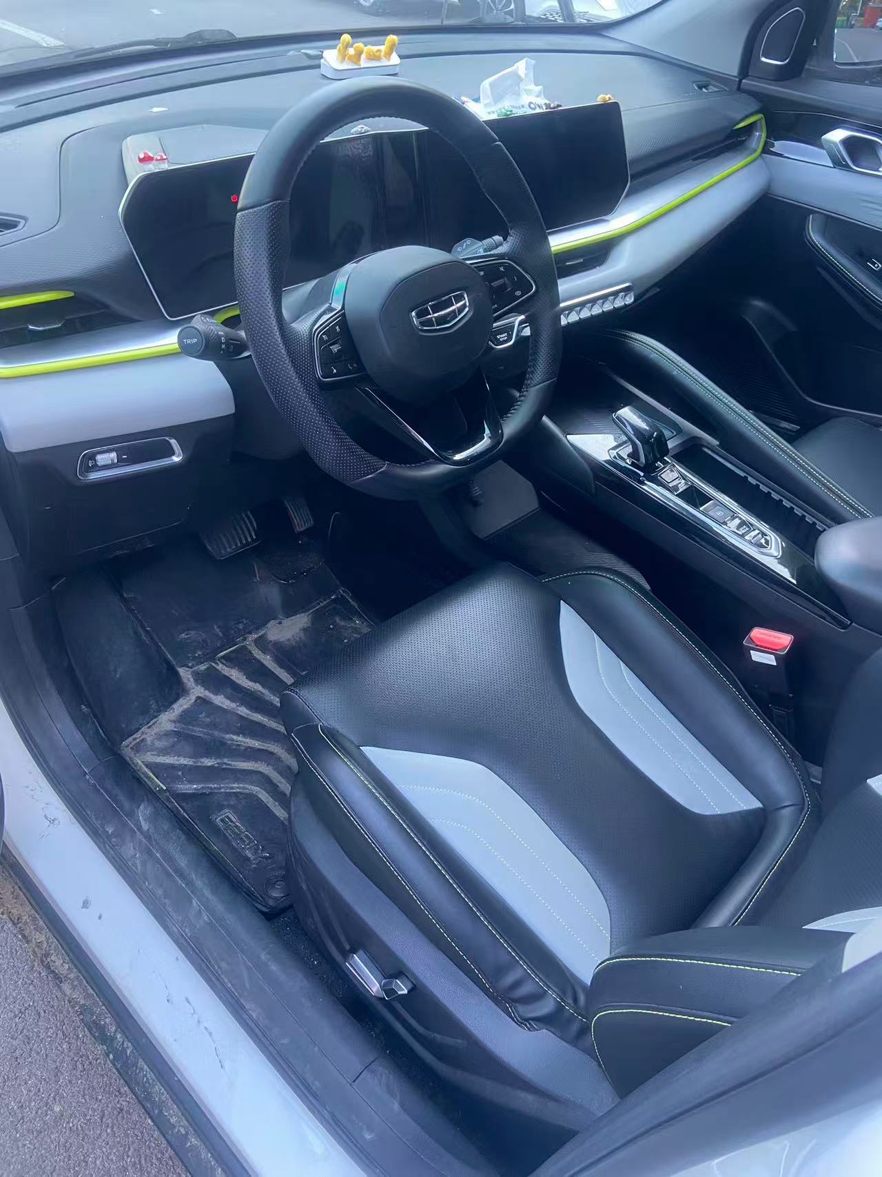 GEELY Coolray 2023 car image #2